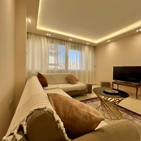 Xhomlliku アパート